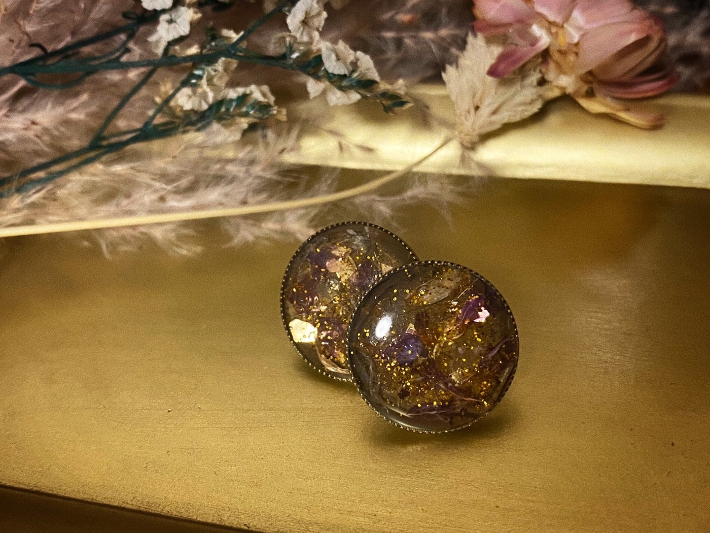 gold antique resin pierced earrings