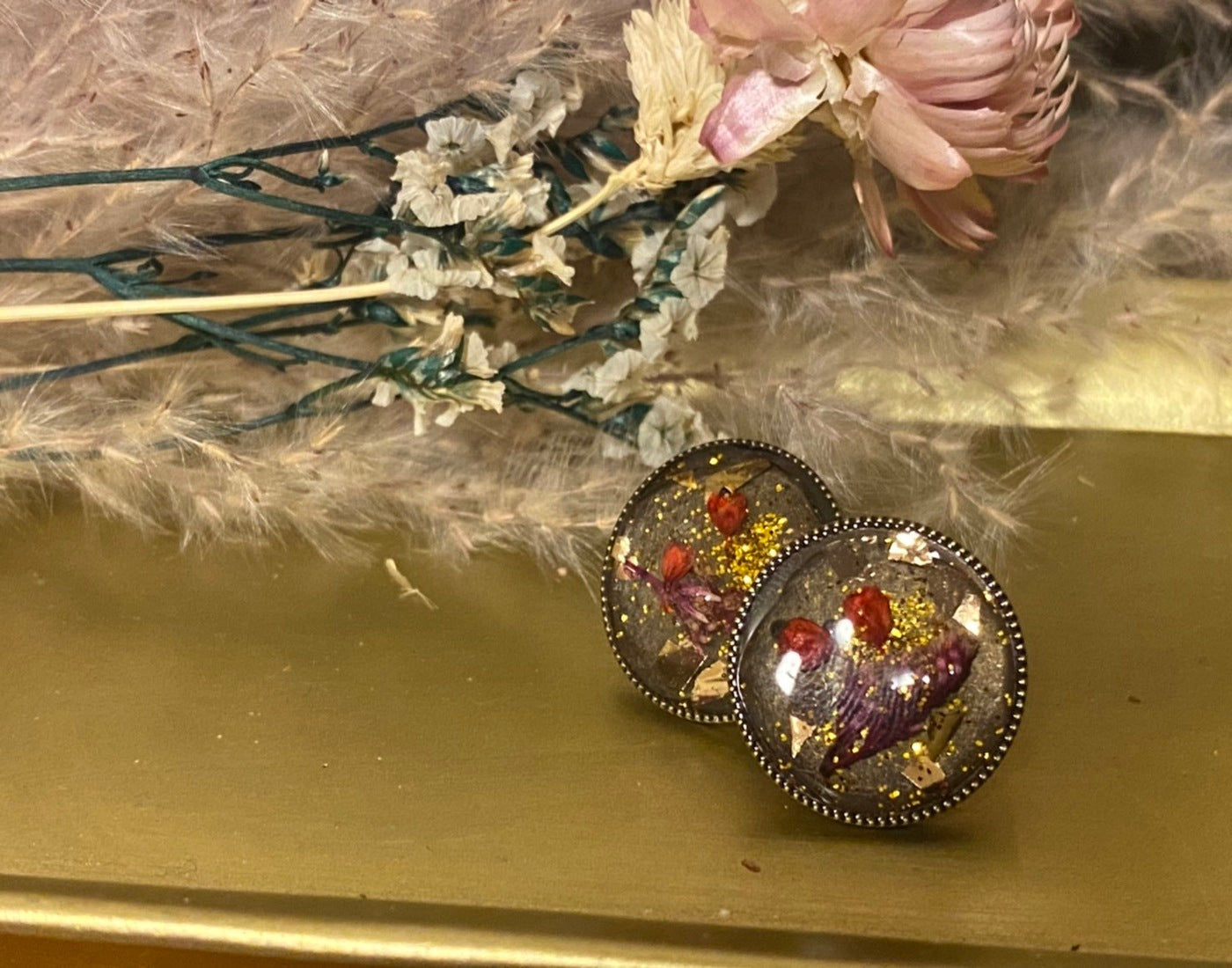 flower antique resin pierced earrings
