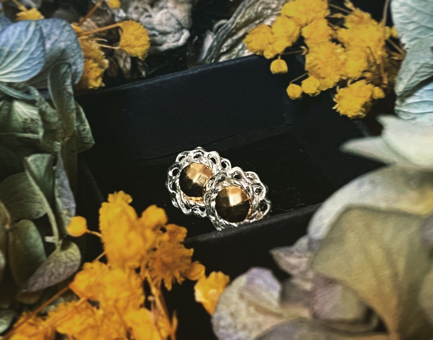 Italian gold flower antique button pierced earrings