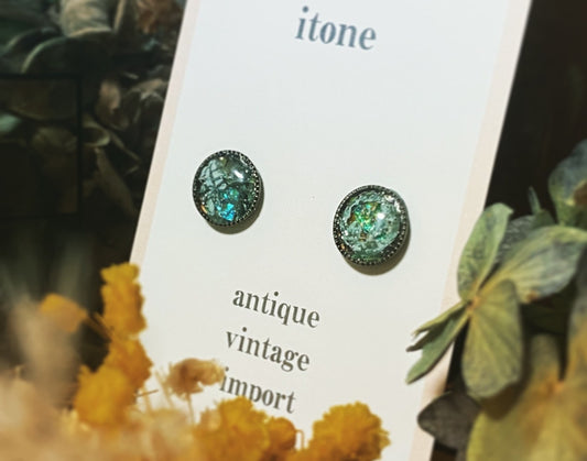 antique resin pierced earrings