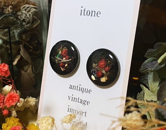 red flower antique resin pierced earrings